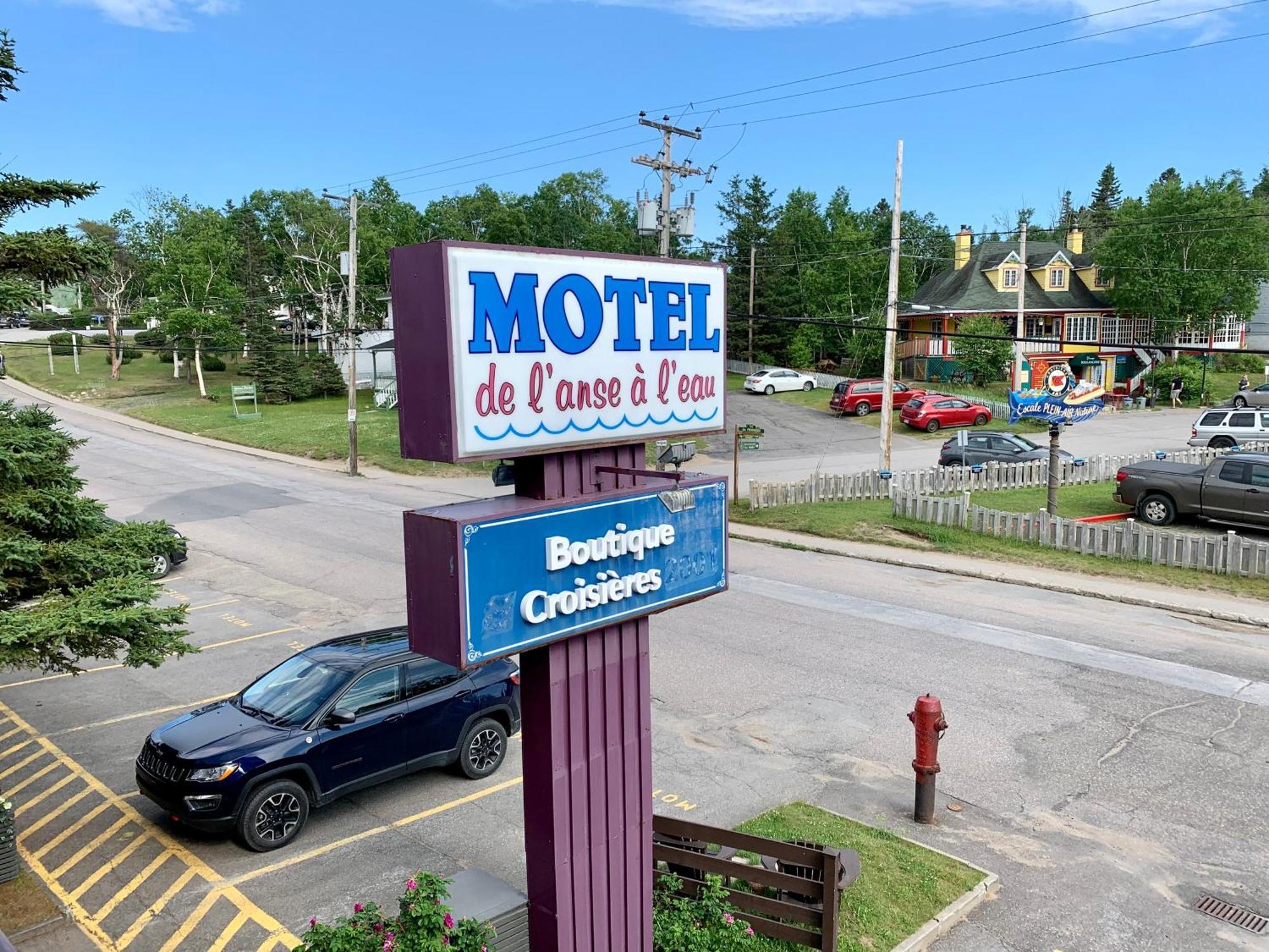 Motel De L'Anse A L'Eau Тадуссак Экстерьер фото